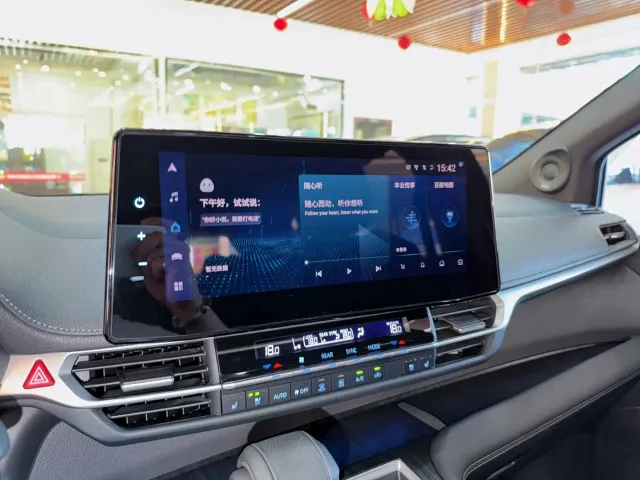 Toyota Sienna — Фото автомобиля 11