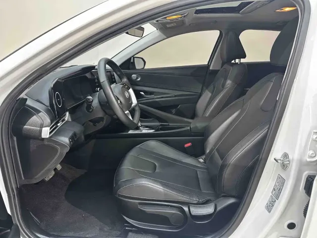 Hyundai Elantra — Фото автомобиля 9