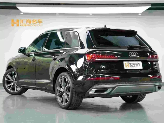Audi Q7 — Фото автомобиля 6