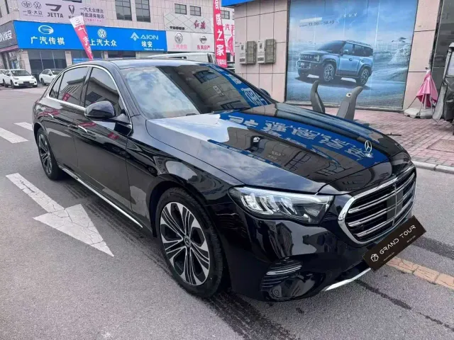 Mercedes-Benz E-Class — Фото автомобиля 2