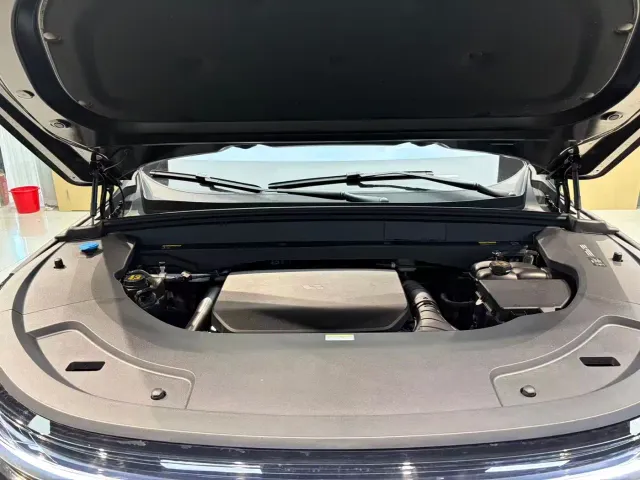 Li Auto L7 — Фото автомобиля 14