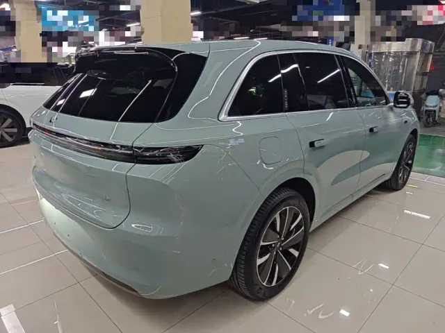 Li Auto L6 — Фото автомобиля 6