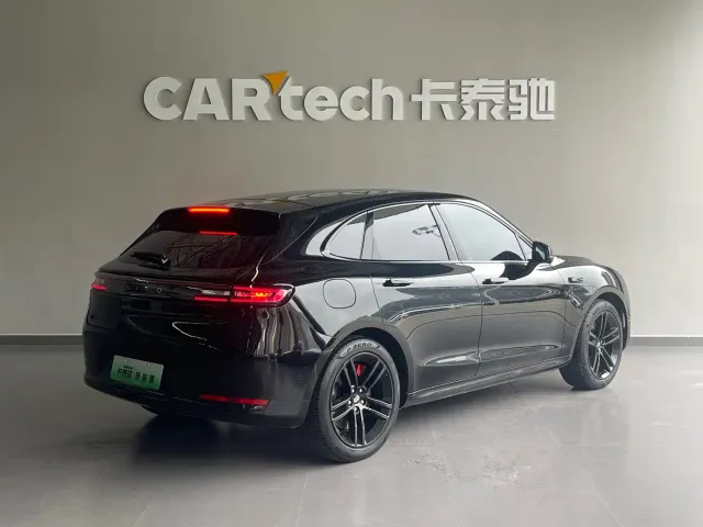 Aito M5 — Фото автомобиля 4