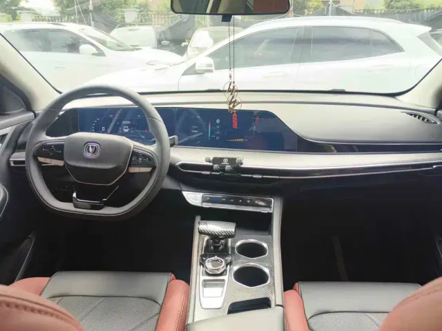 Changan Eado — Фото автомобиля 11