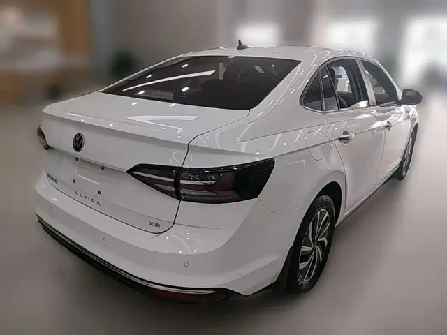 Volkswagen Lavida — Фото автомобиля 9