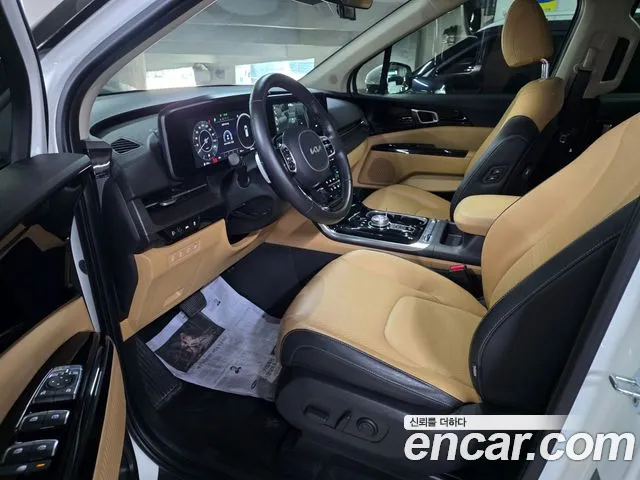 Kia Carnival Generation 4 — Фото автомобиля 5