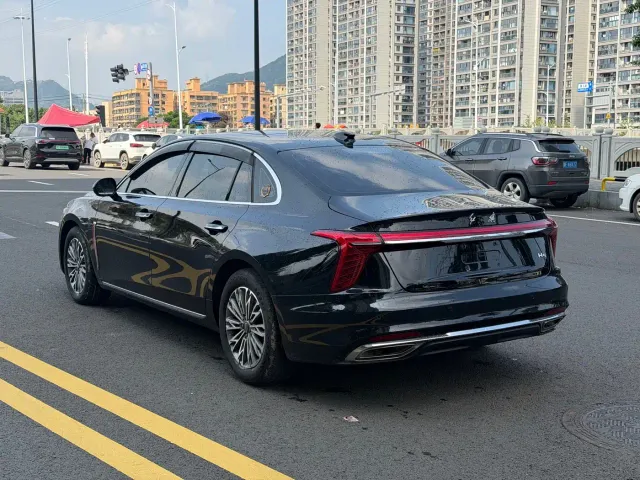 Hongqi H5 — Фото автомобиля 22