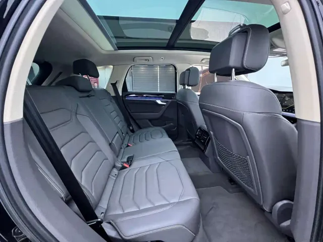 Volkswagen Touareg — Фото автомобиля 10