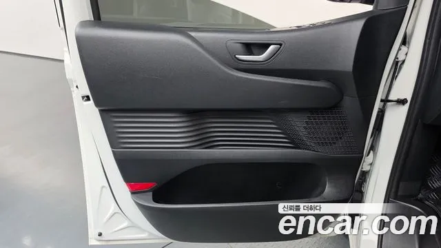 Hyundai Staria — Фото автомобиля 13