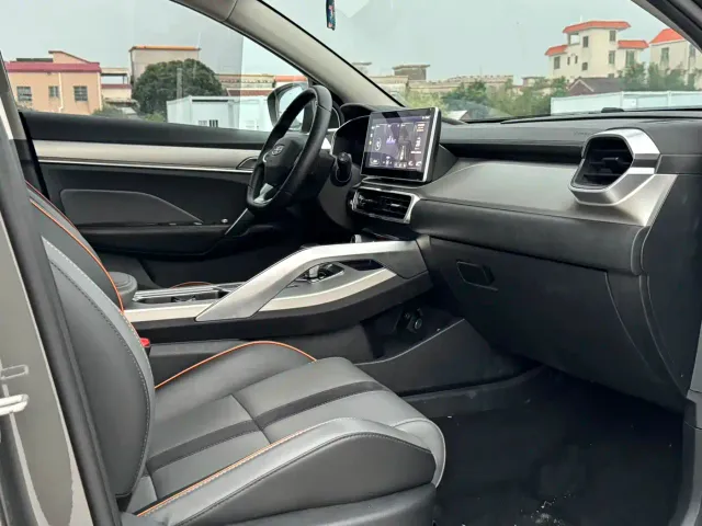 Geely Binyue — Фото автомобиля 14