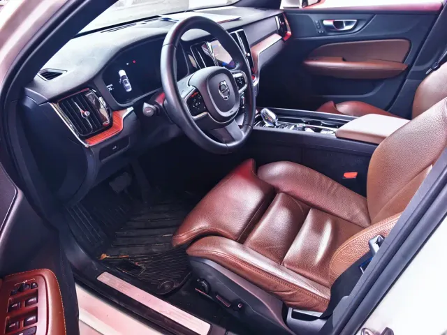 Volvo S60 — Фото автомобиля 4