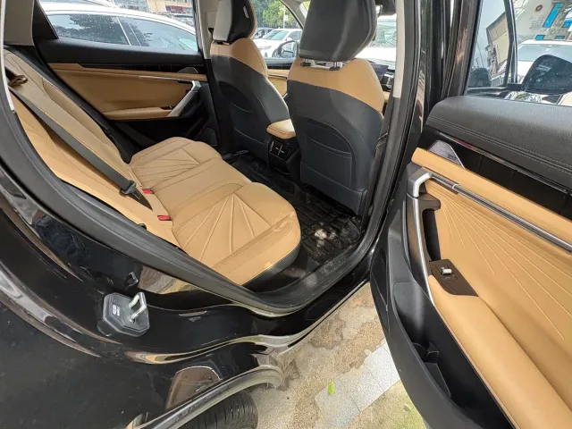 Geely Boyue L — Фото автомобиля 12