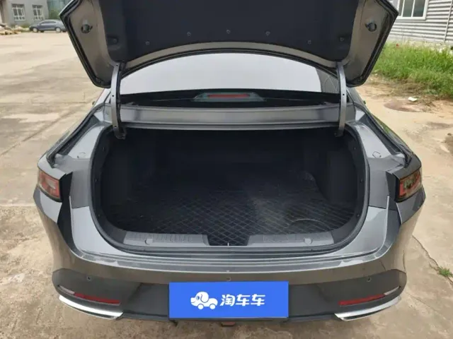 Changan Eado — Фото автомобиля 4