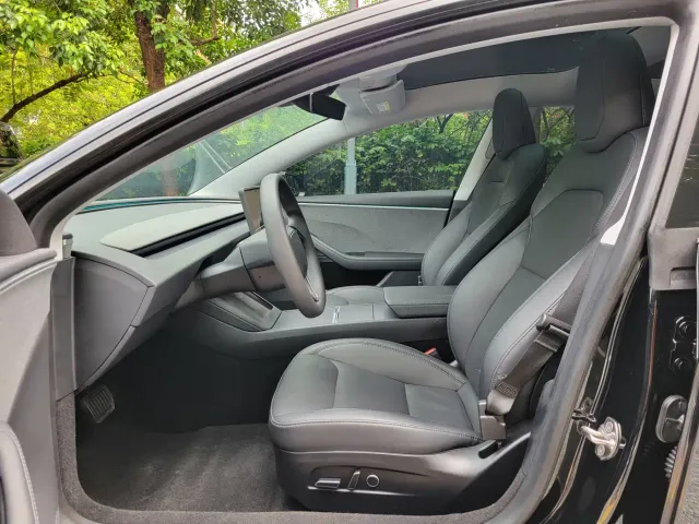 Tesla Model 3 — Фото автомобиля 7
