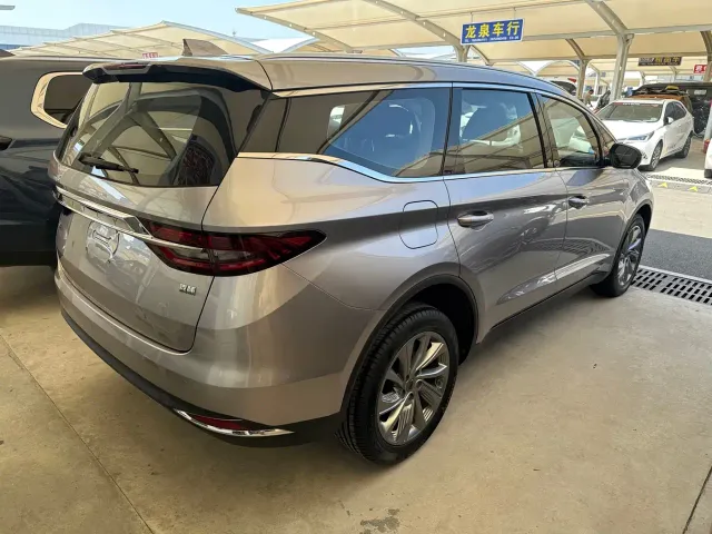 Geely Jiaji — Фото автомобиля 9