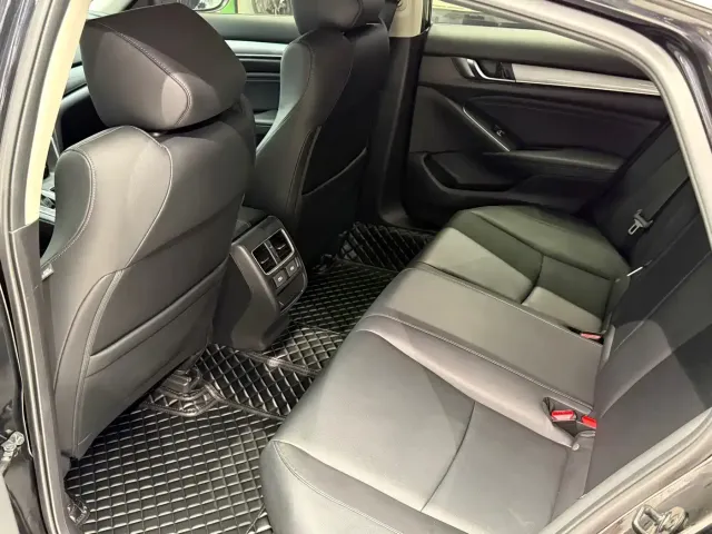 Honda Accord — Фото автомобиля 11