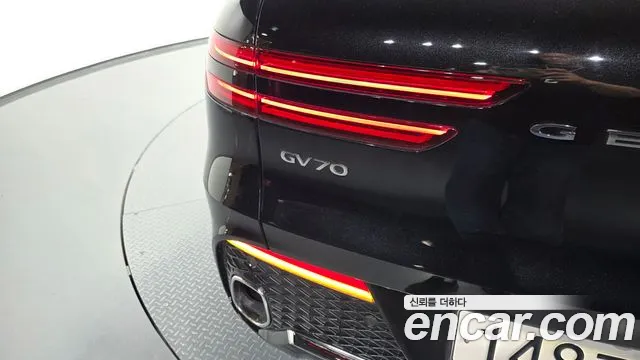 Genesis GV70 — Фото автомобиля 23