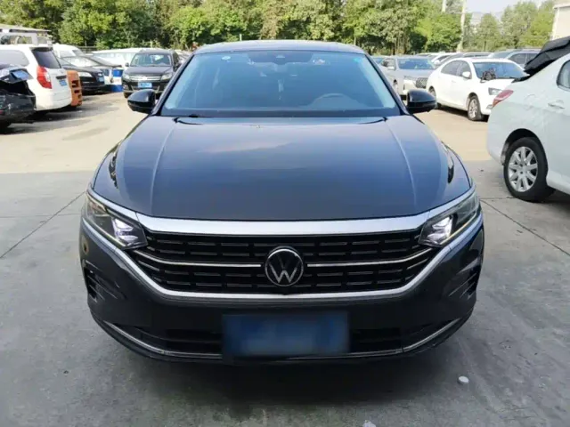 Volkswagen Passat — Фото автомобиля 2