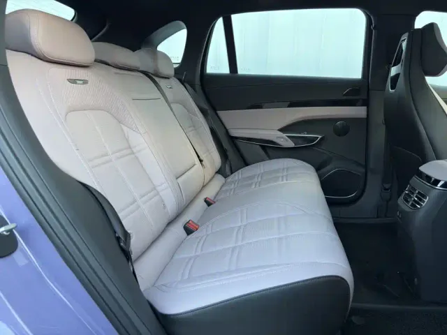 Hongqi Tian Gong 08 — Фото автомобиля 14