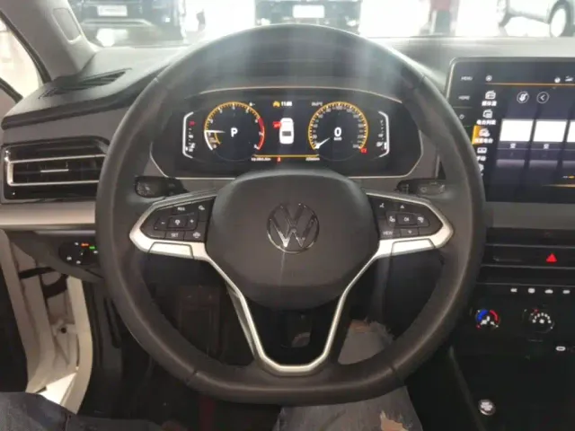 Volkswagen Lavida — Фото автомобиля 10
