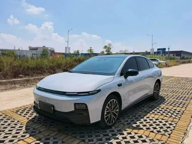 Фотография автомобиля — Leapmotor B01