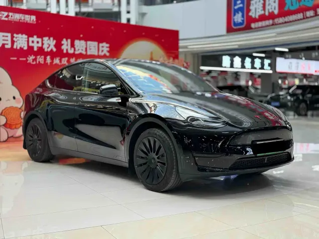 Фотография автомобиля — Tesla Model Y