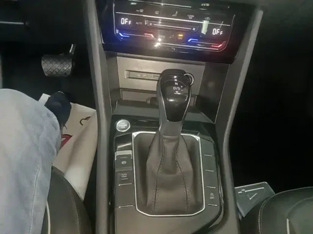 Volkswagen Tiguan L — Фото автомобиля 13
