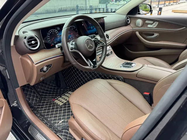 Mercedes-Benz E-Class — Фото автомобиля 7