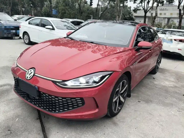 Фотография автомобиля — Volkswagen Lamando