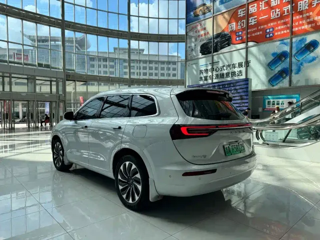 Aito M7 — Фото автомобиля 4