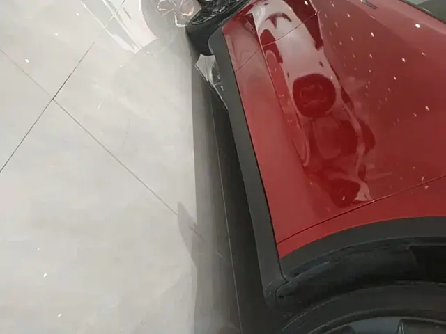 Tesla Model Y — Фото автомобиля 18