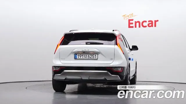 Kia Niro The All New Niro Signature — Фото автомобиля 4