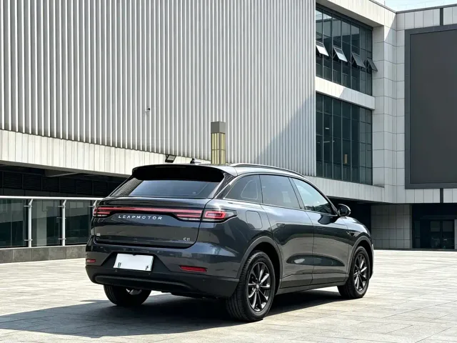Leapmotor C11 — Фото автомобиля 7