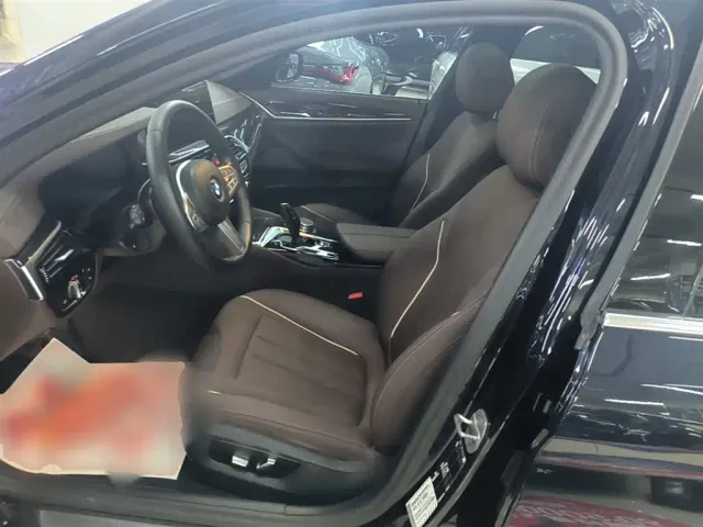 BMW 5 Series — Фото автомобиля 14