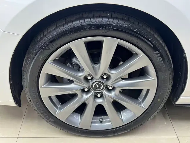 Mazda Axela — Фото автомобиля 22