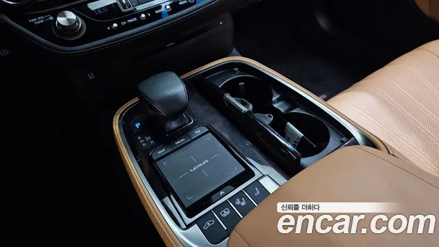Lexus LS — Фото автомобиля 5