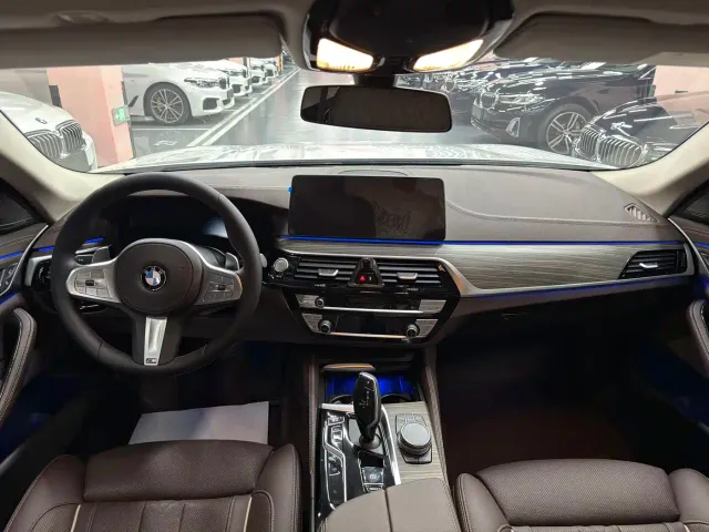 BMW 5 Series — Фото автомобиля 6