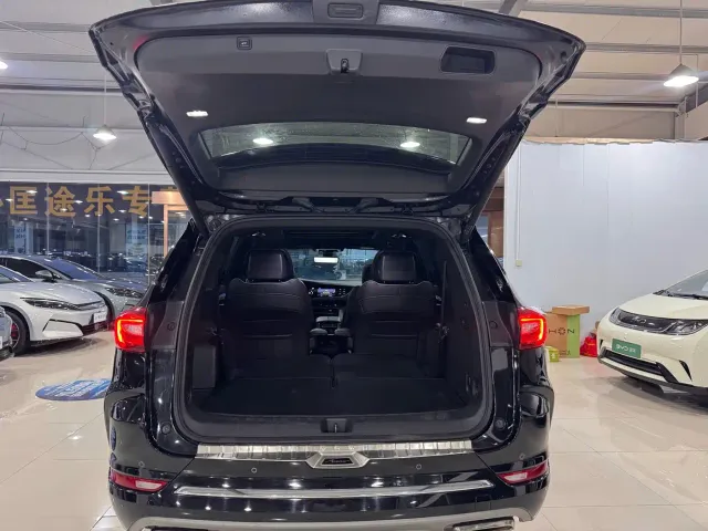 Buick Enclave — Фото автомобиля 19