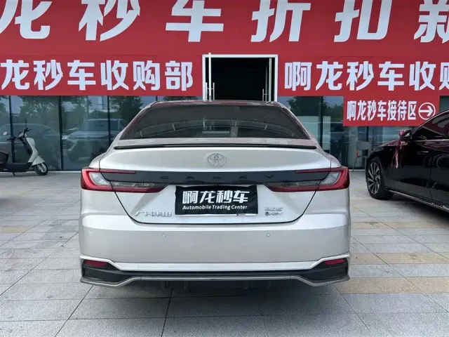 Toyota Camry — Фото автомобиля 7