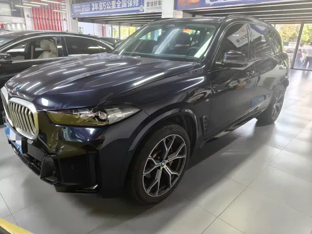 Фотография автомобиля — BMW X5