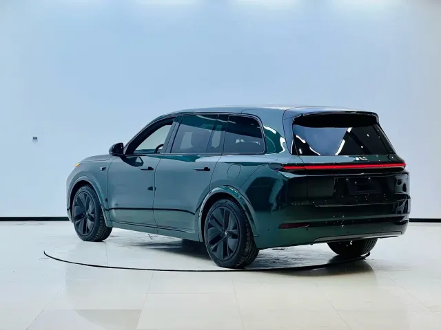 Li Auto L9 — Фото автомобиля 7