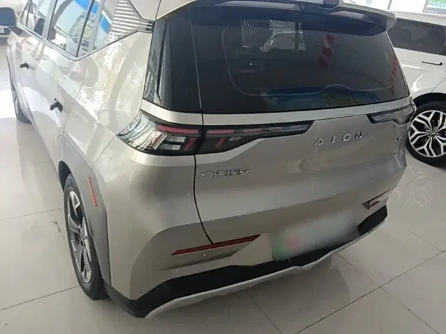 Aion AION Y 2021 70 Smart Leadership Vitality Edition — Фото автомобиля 5