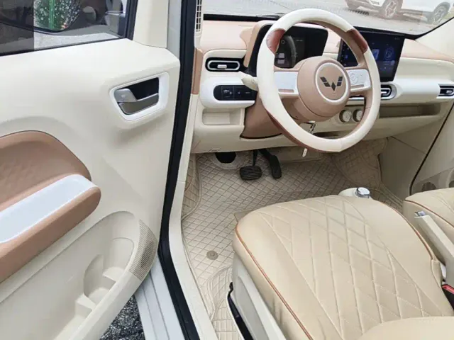 Wuling Hongguang Mini EV — Фото автомобиля 15
