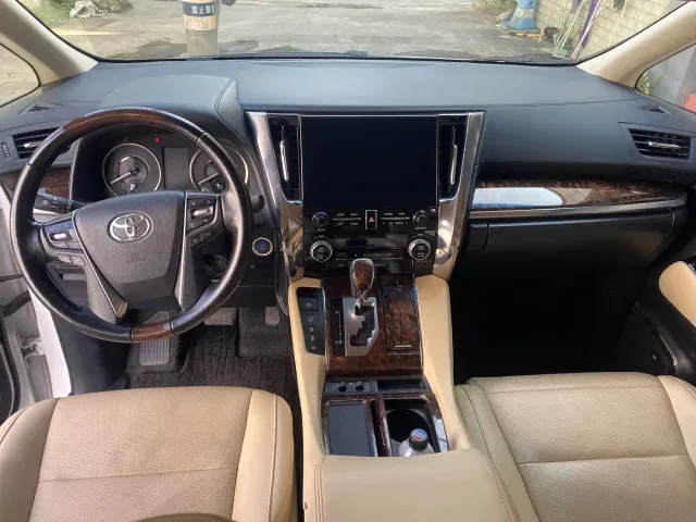 Toyota Alphard — Фото автомобиля 5
