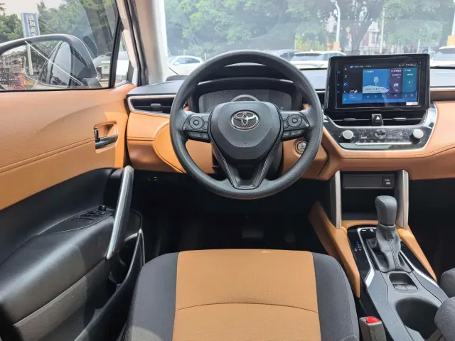 Toyota Corolla Cross — Фото автомобиля 15