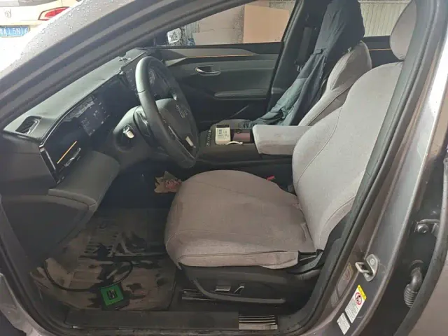 BYD Qin L — Фото автомобиля 14