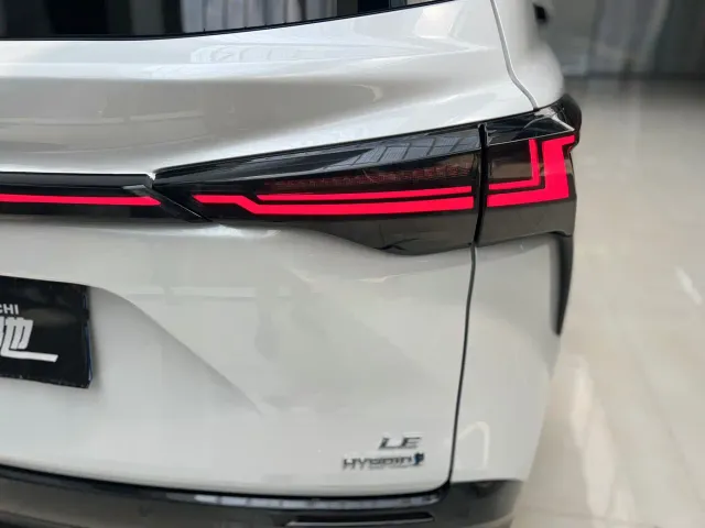 Toyota Sienna — Фото автомобиля 14