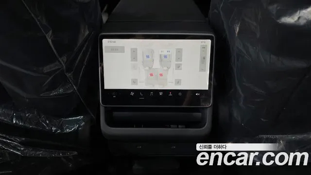 Tesla Model Y — Фото автомобиля 30