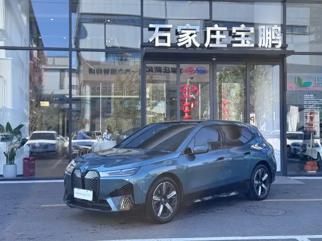 Фотография автомобиля — BMW iX