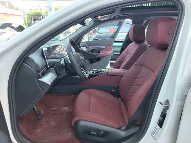 BMW 5 Series — Фото автомобиля 5